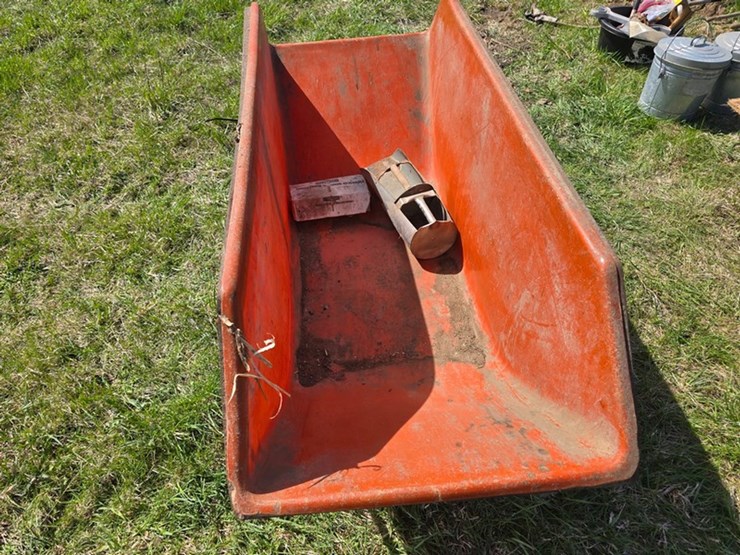 #599-•-walk-behind-feed-cart-image-2