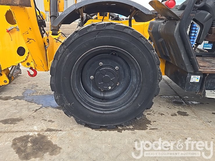 2017-jcb-510-56-image-11
