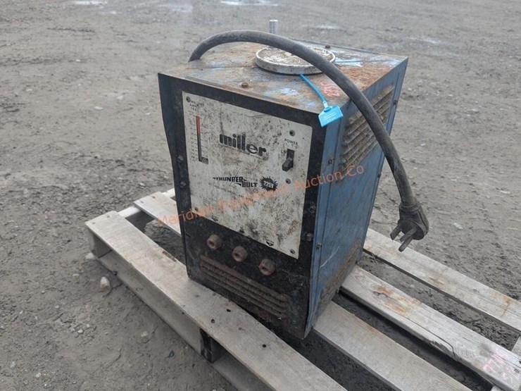 miller-thunderolt-welder-image-2