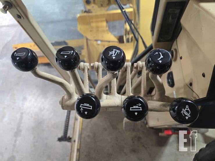 2003-caterpillar-140h-image-17