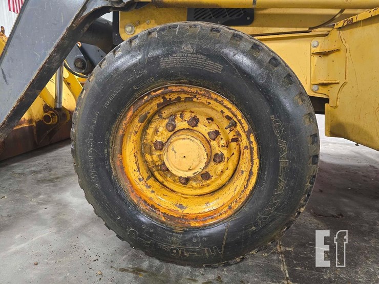 2011-deere-310j-image-29