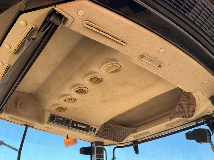 2015-challenger-mt675e-image-21