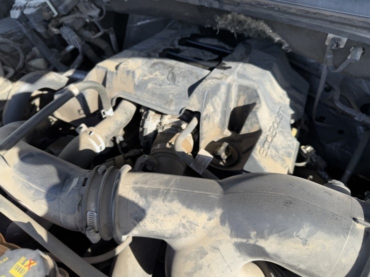 2016-ford-f150-xlt-image-14