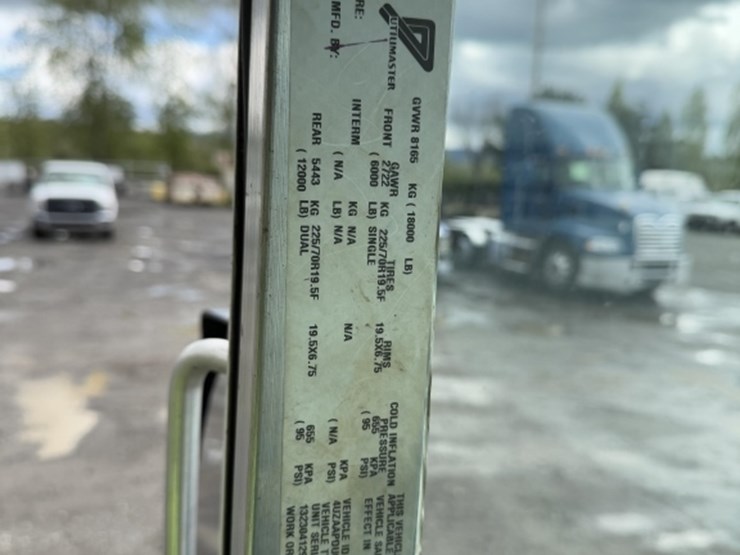 2014-freightliner-mt45-image-26