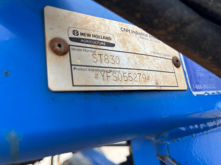 2015-new-holland-st830-image-24