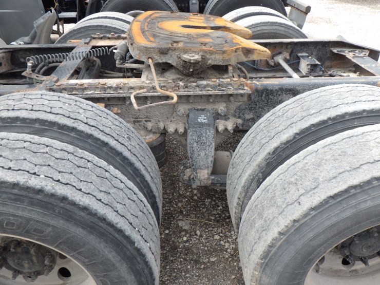 2017-freightliner-cascadia-125-image-13