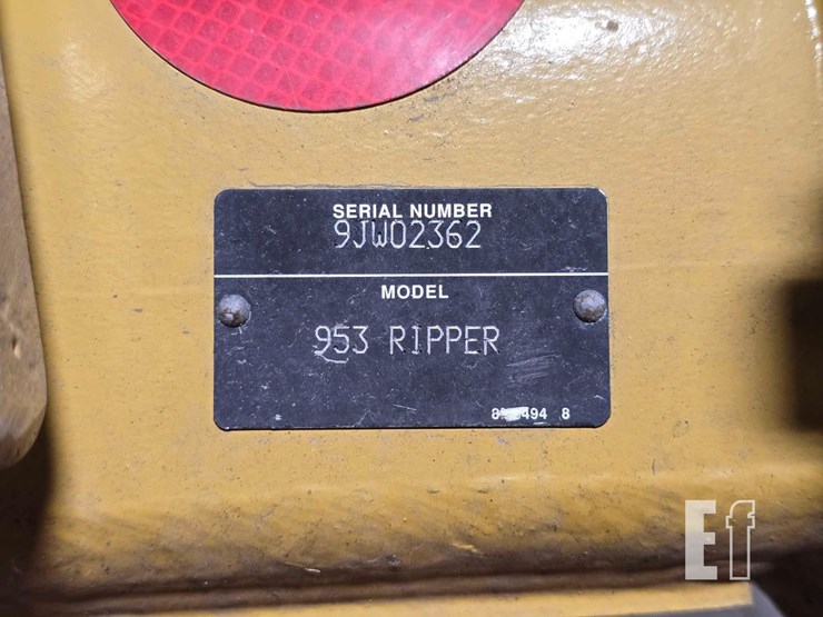 caterpillar-953-image-14