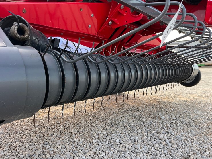 2017-massey-ferguson-1840-image-6