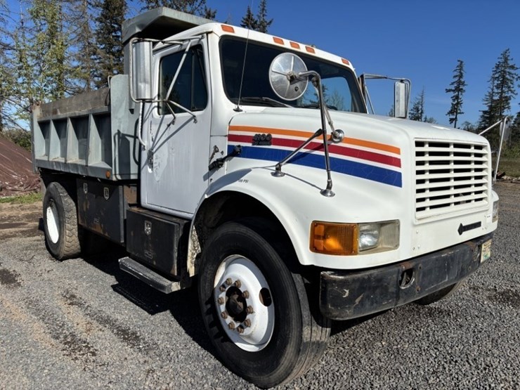 1985-international-4700-image-7