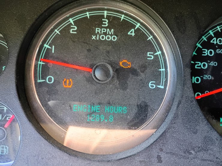 2008-chevrolet-tahoe-image-55