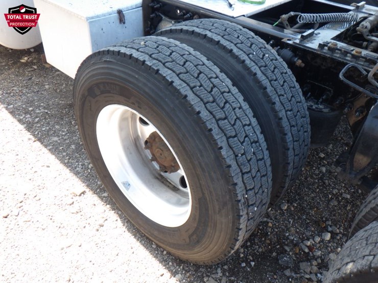 2019-freightliner-cascadia-125-image-14