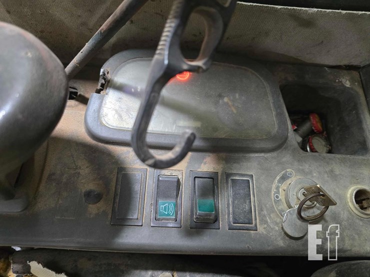 2013-hyundai-robex-35z-9-image-22