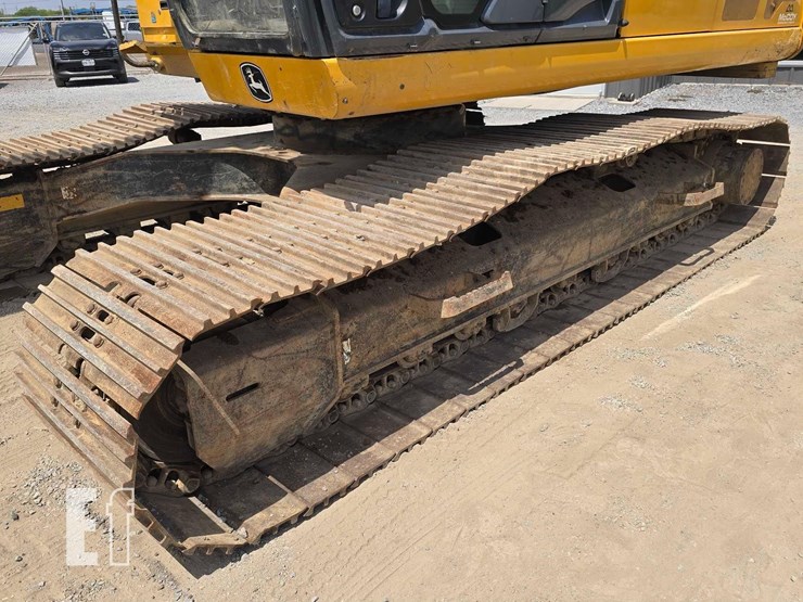 2018-deere-250g-lc-image-33