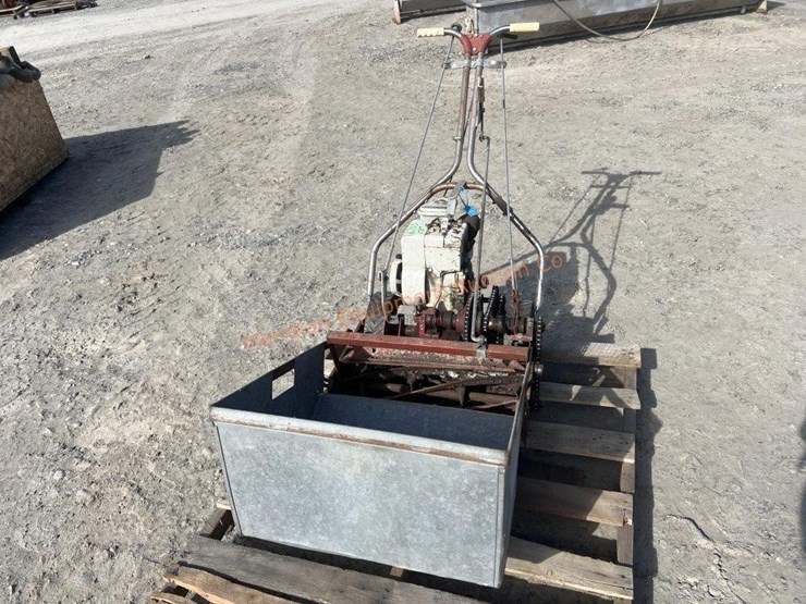 20"-greens-keeper-rotary-mower-image-2