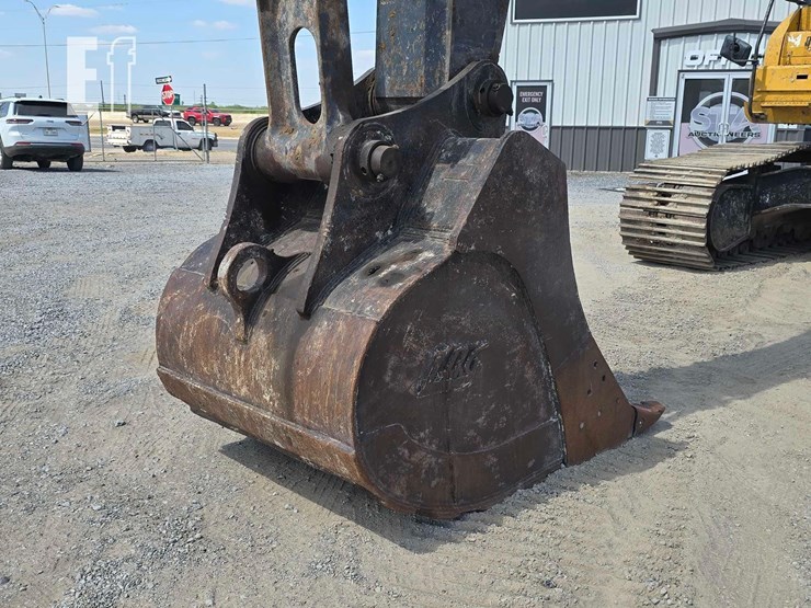 2018-deere-350g-lc-image-11