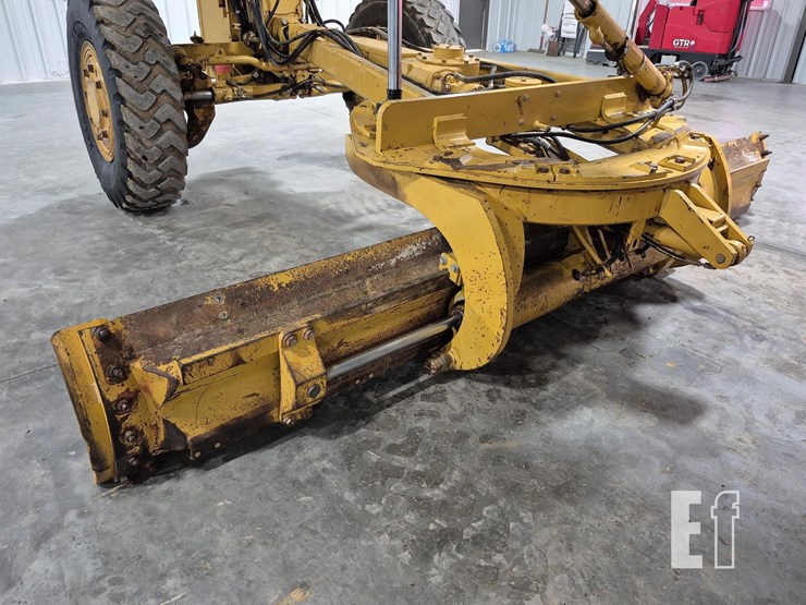 2009-caterpillar-120m-image-12