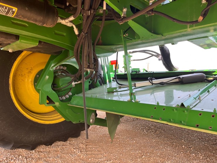 2023-john-deere-w235r-image-14