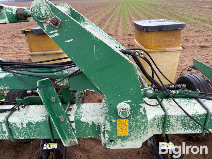 john-deere-7300-image-10