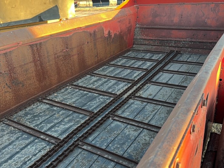 new-holland-195-image-33