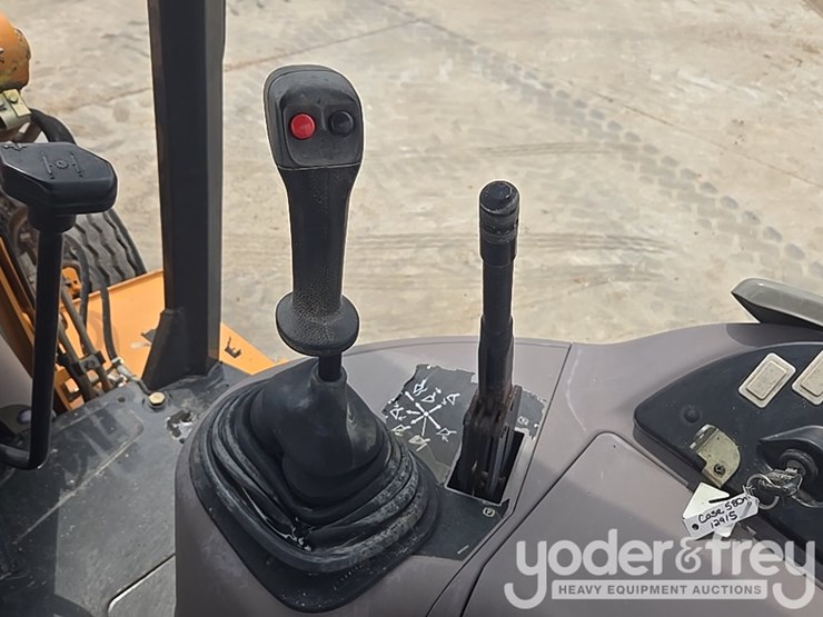 2004-case-580m-image-80