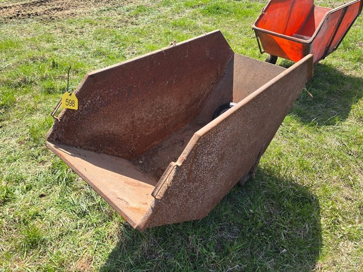 #598-•-walk-behind-feed-cart-image-3