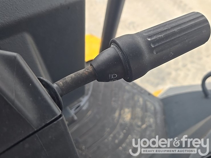 2021-deere-310sl-image-101