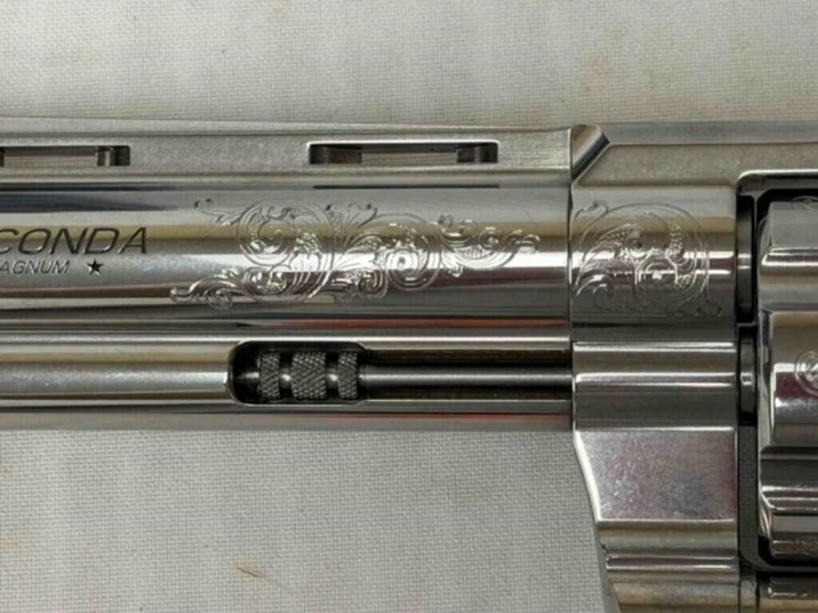 sig-sauer-pistol-image-4