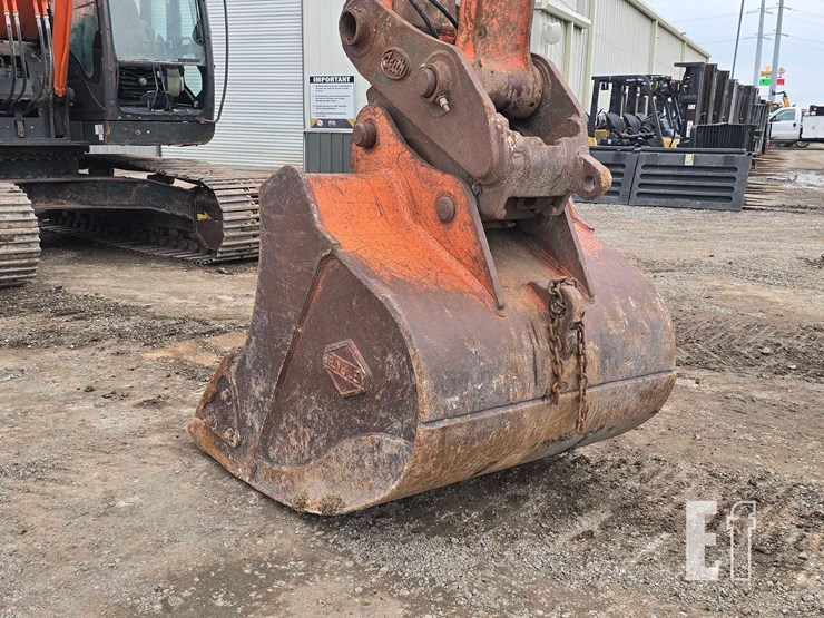 2014-hitachi-zx245us-lc-5n-image-12