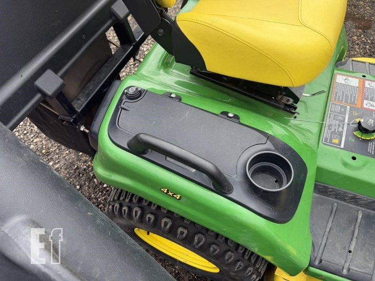 2017-john-deere-x738-image-31