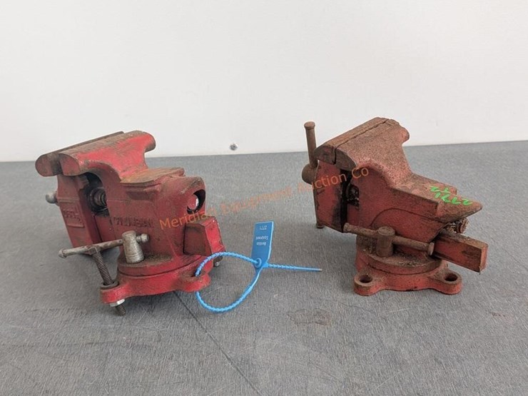 2--small-columbia-bench-vises-image-4