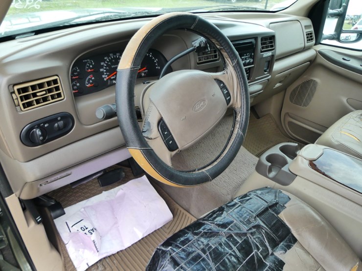 2000-ford-excursion-image-10