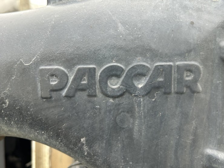 2017-peterbilt-337-image-45