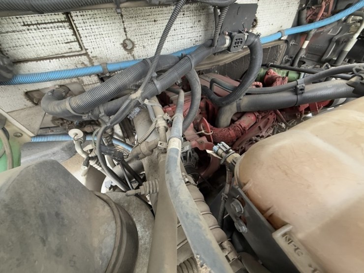 2014-freightliner-mt45-image-12