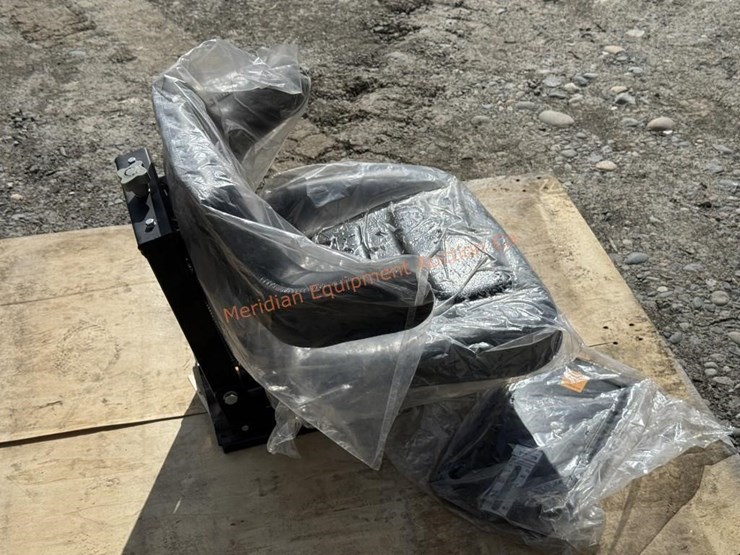 40-75-hp-tractor-seat-image-5
