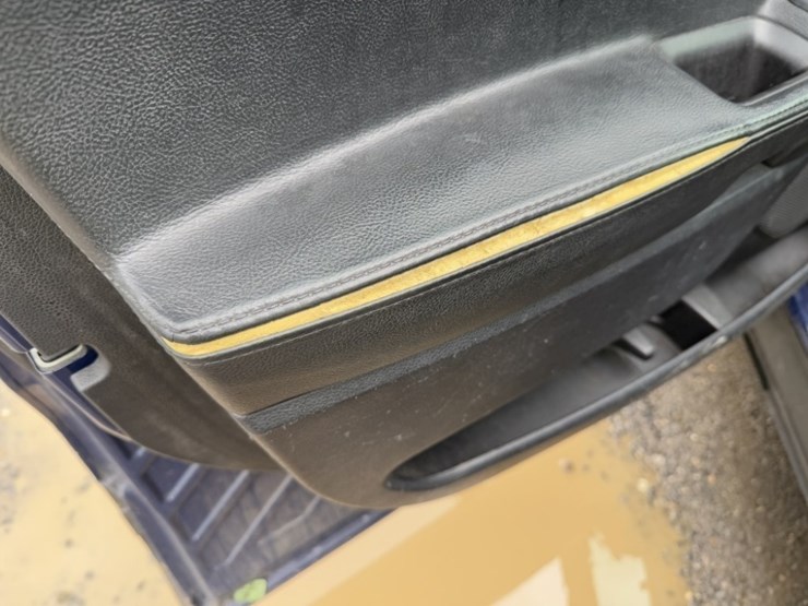 2017-ford-explorer-image-26