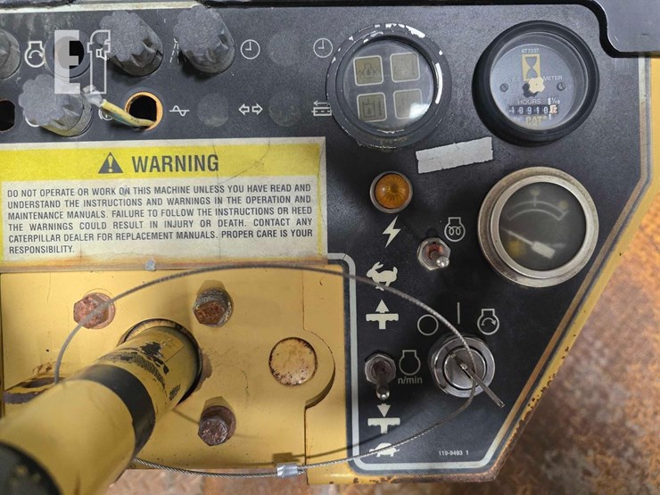 2001-caterpillar-cb-634c-image-19