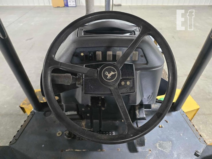 2011-deere-310j-image-19