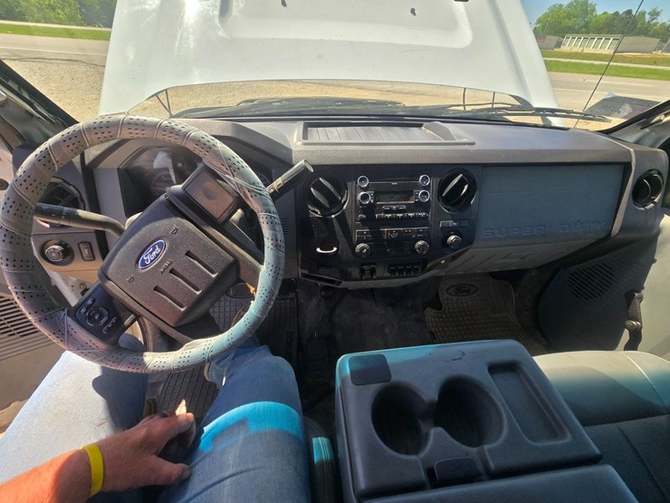 2011-ford-f350-image-40