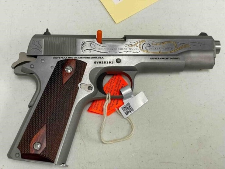 colt-pistol-image-13