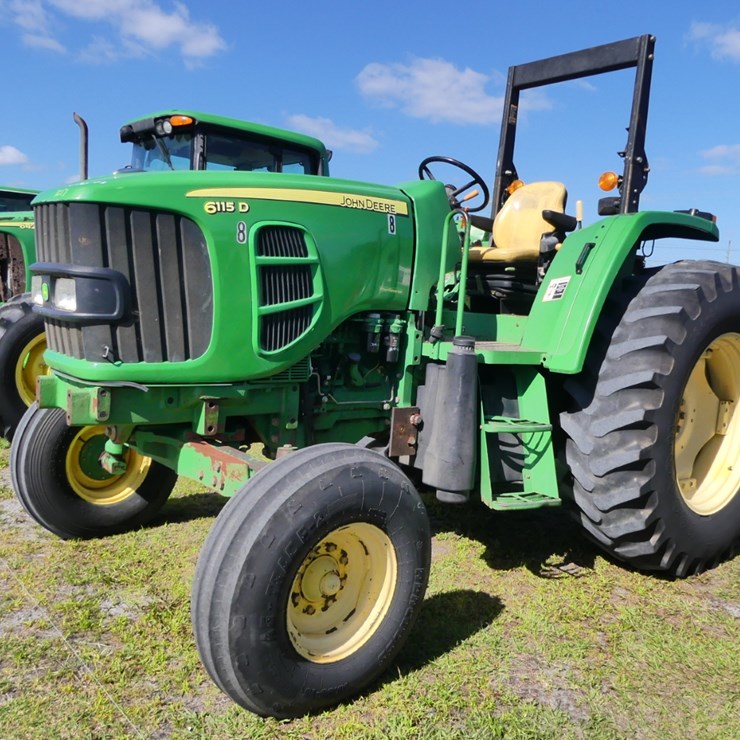 JOHN DEERE 6115D