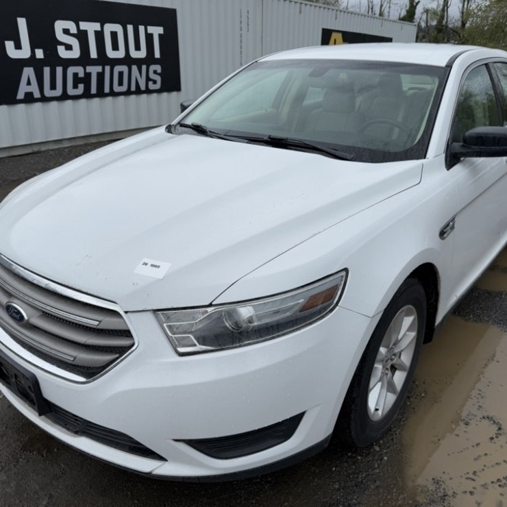 2014 Ford Taurus Sedan