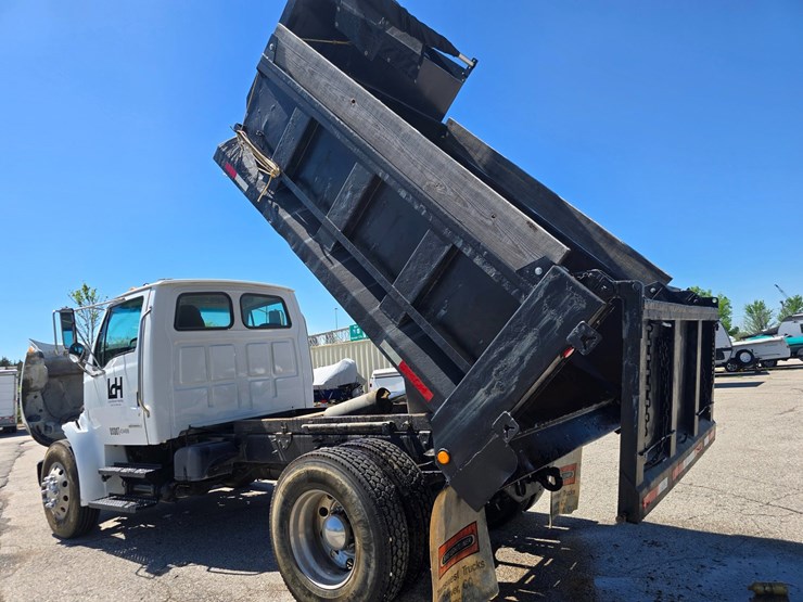 2009-sterling-acterra-image-50