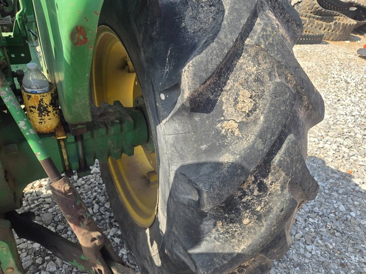 john-deere-2155-image-33