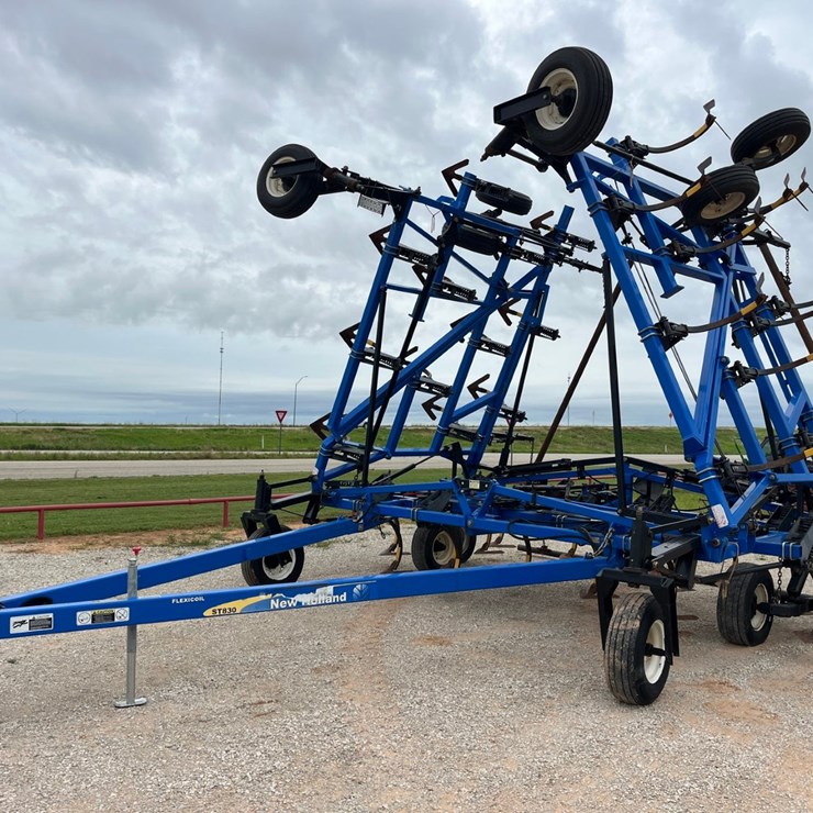 2015 NEW HOLLAND ST830