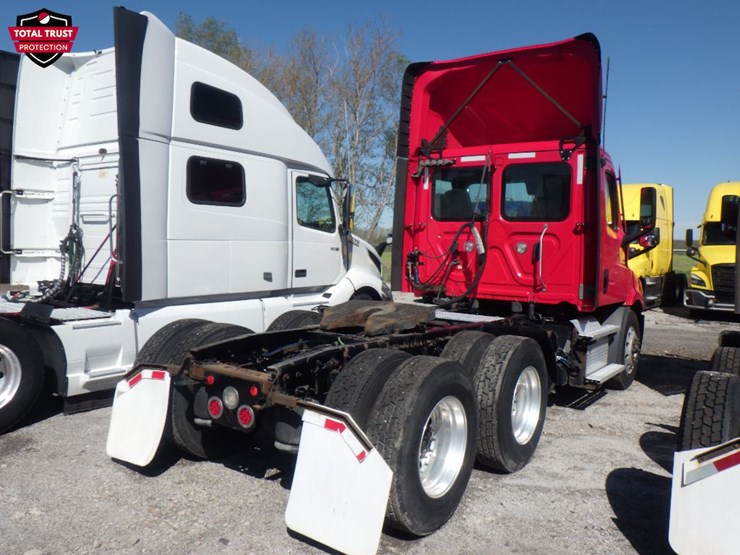 2021-freightliner-cascadia-116-image-7