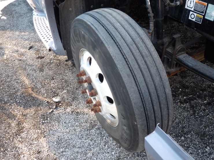 2020-kenworth-t680-image-31