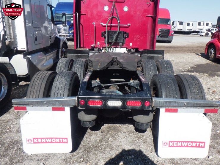 2022-peterbilt-567-image-11