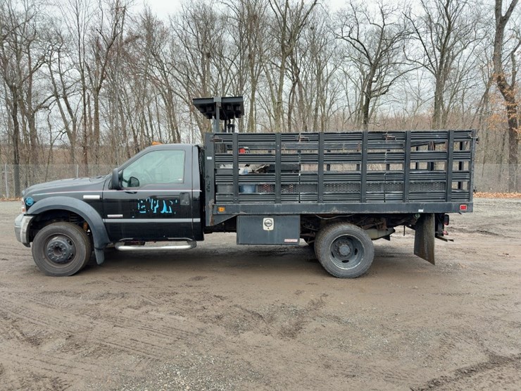 2006-ford-f550-xl-image-2
