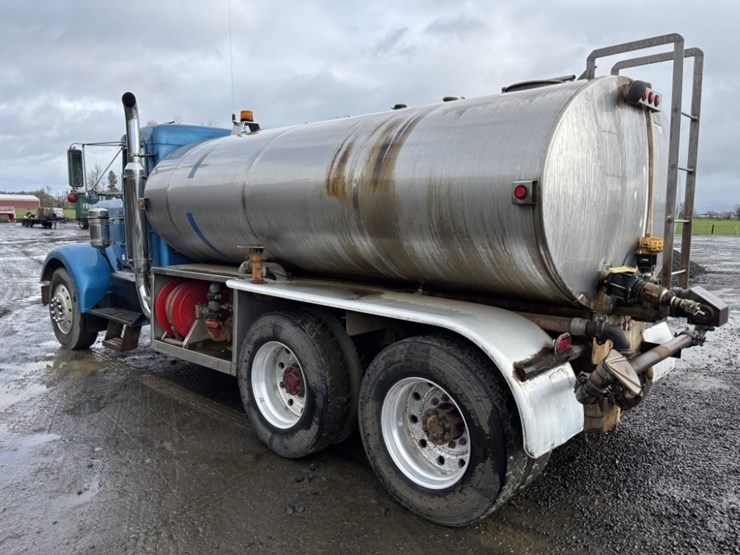 kenworth-w900-image-3