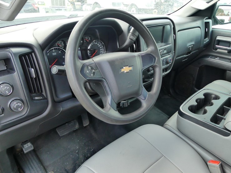 2018-chevrolet-2500hd-image-13